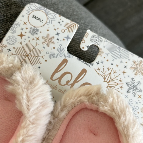 •Cuddle Weather Slippers Women - Picture 2 of 4